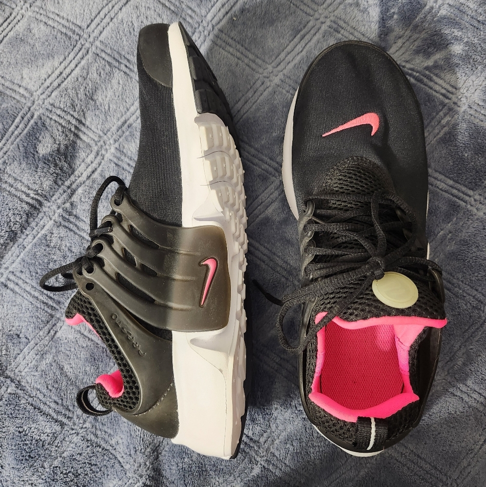 Nike Presto Black and Pink